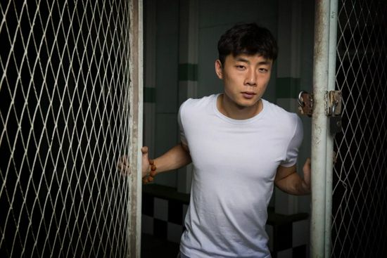 这部电影被广大网友称为微商人的;一道硬菜、微商届的;一股清流、一部真正意义上属于微商人的大电影！2018年5月，由企鹅影视天府工作室出品，张猛监制，徐翔云导演的电影《不可杀戮》在河北省张家口市顺利杀青